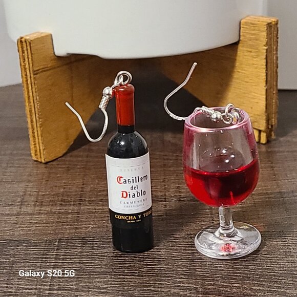 Handcrafted Wine Bottle & Glass Dangle Drop Earrings NEW Ladies‎ Fun Event Party - Picture 2 of 3